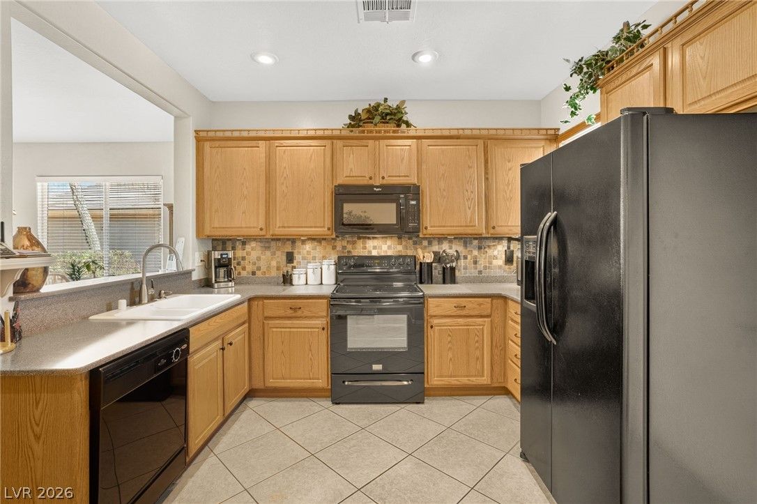 2521 Nashira Street — photo 4