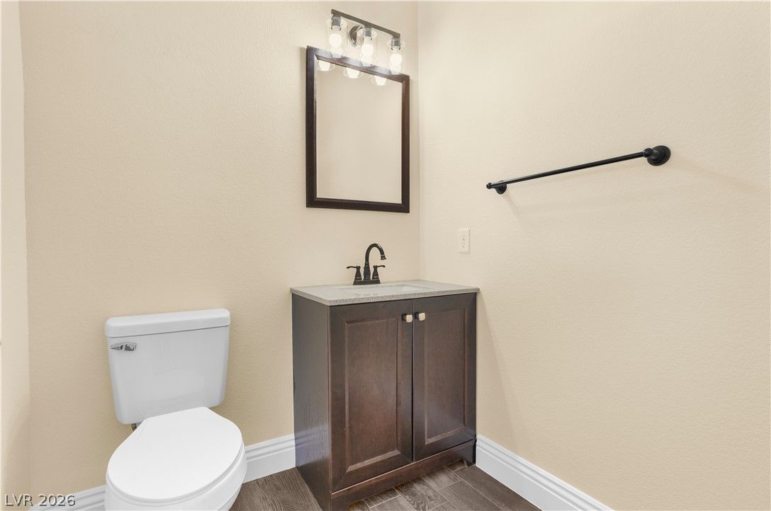 948 West Crescent Falls Street — photo 4 of 29