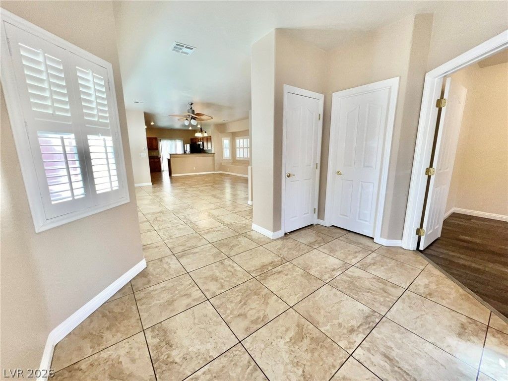 5014 Tunnel Falls Drive — photo 3