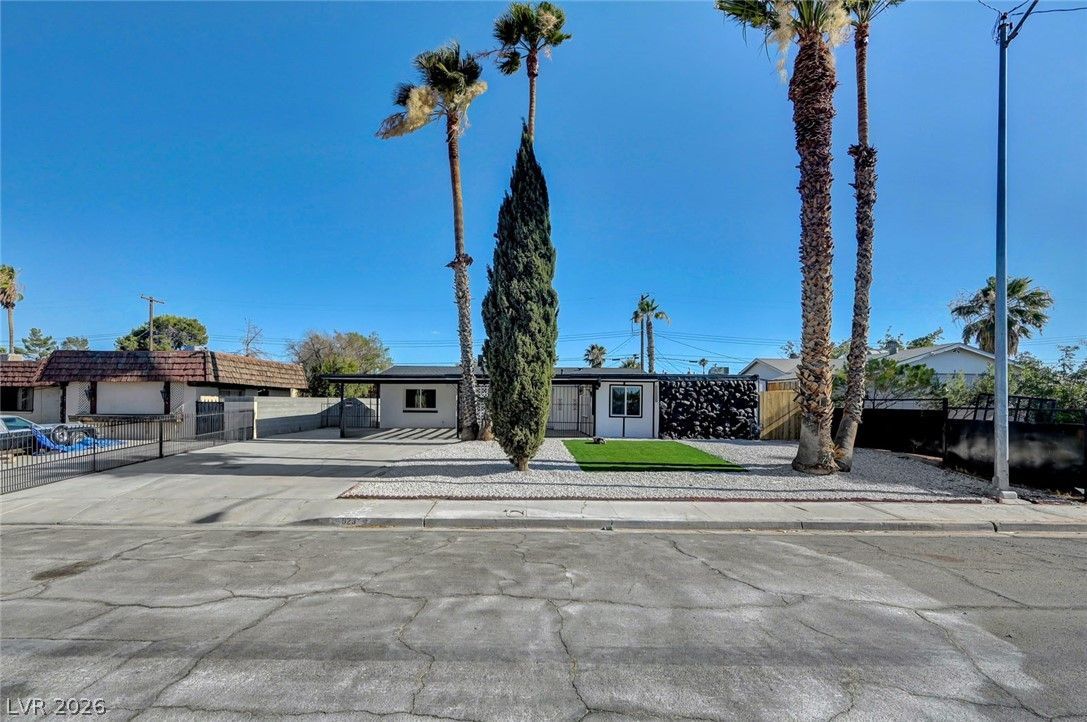 923 Laramore Drive — photo 4