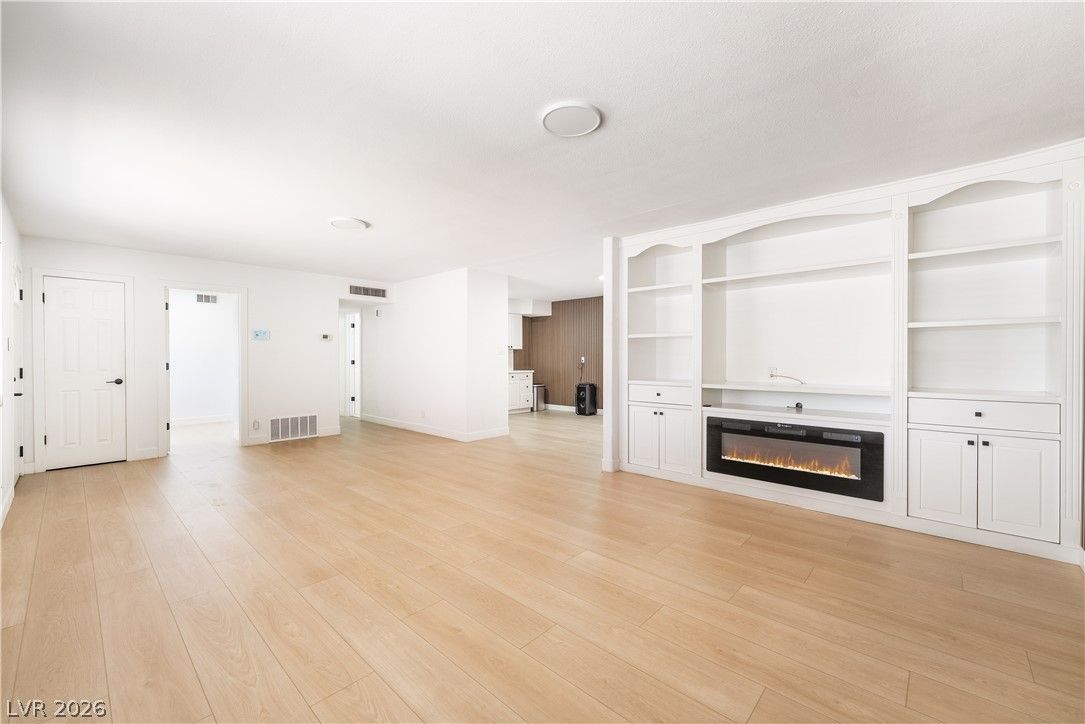 6101 Chelsea Circle — photo 5 of 20