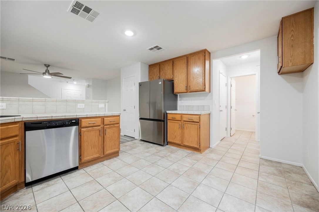 445 Royal Bridge Drive — photo 5
