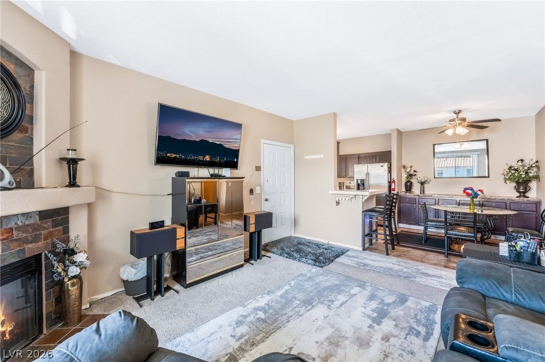 1830 North Buffalo Drive 2049 — photo 4 of 39