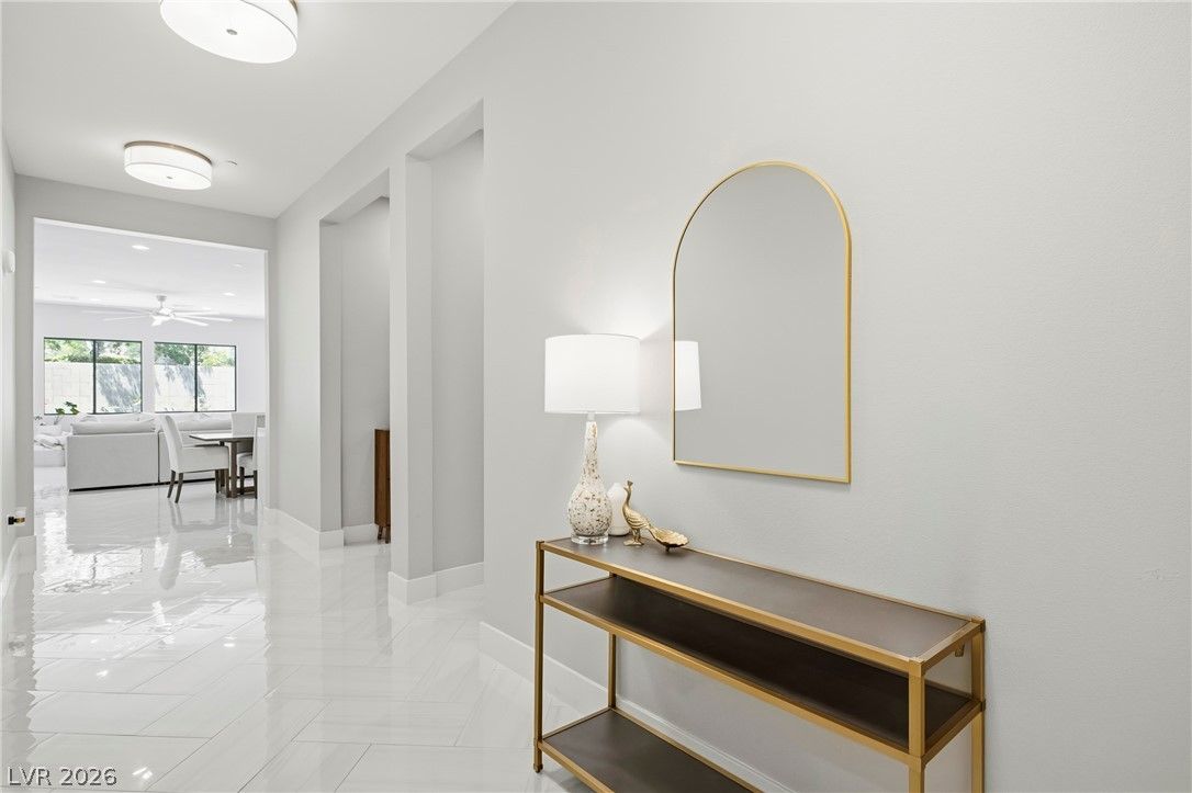 45 Garibaldi Way — photo 2