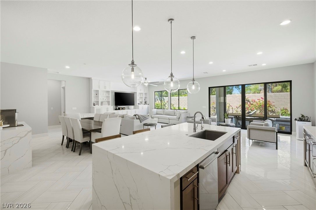 45 Garibaldi Way — photo 5