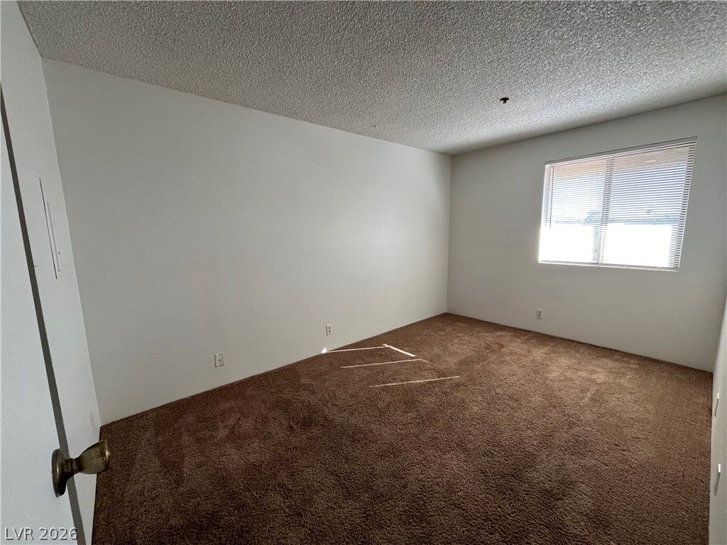 1381 East University Avenue 304 — photo 4 of 9