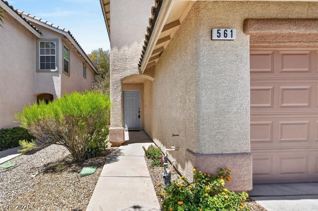 561 Aspen Leaf Street — photo 5