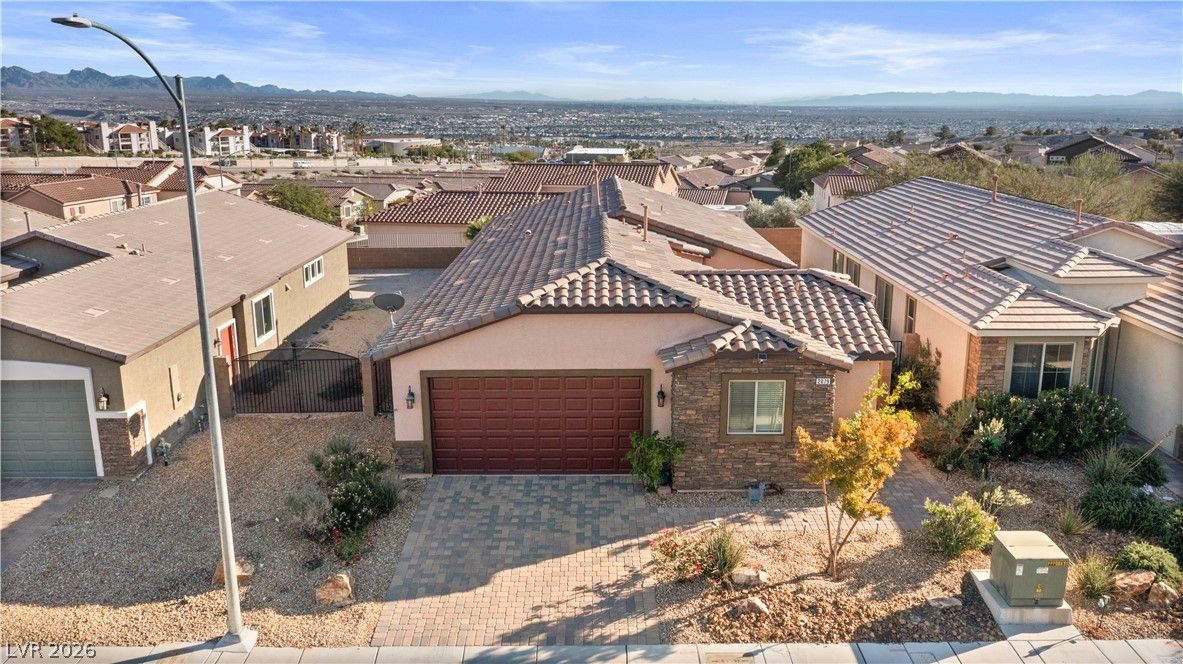 2079 Port Royal Drive — photo 3