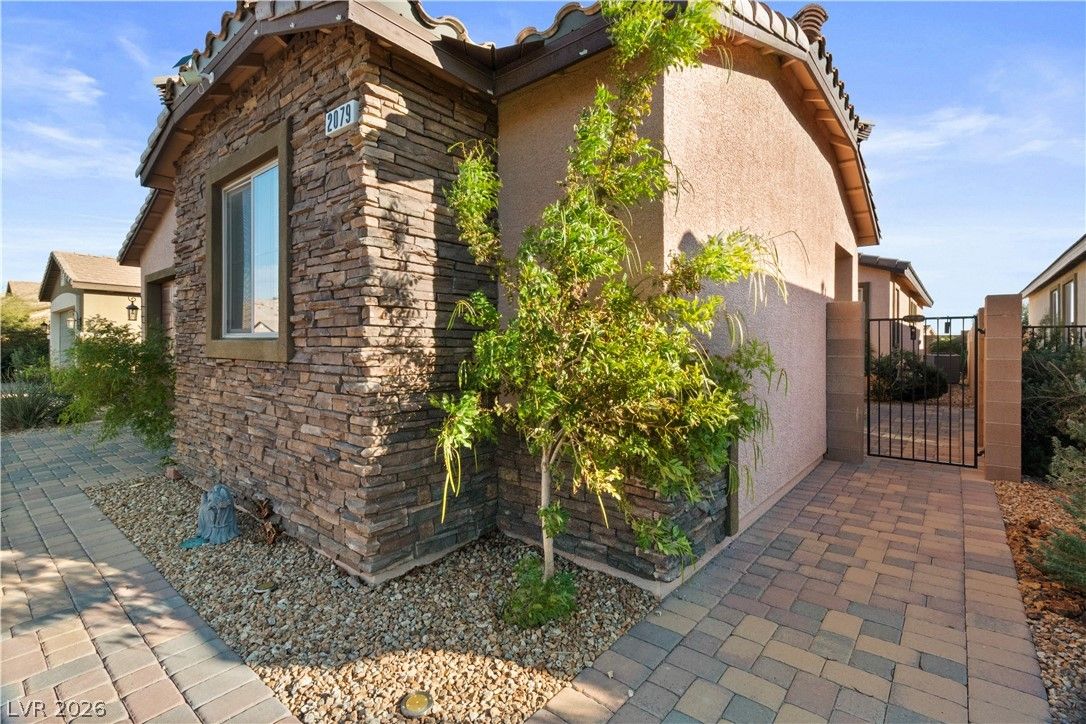 2079 Port Royal Drive — photo 4