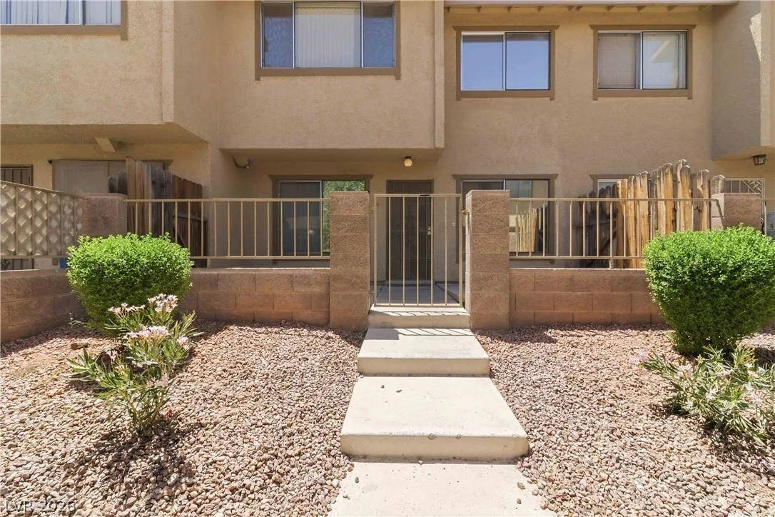 2209 Short Pine Drive — photo 2