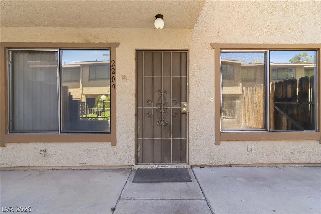 2209 Short Pine Drive — photo 3