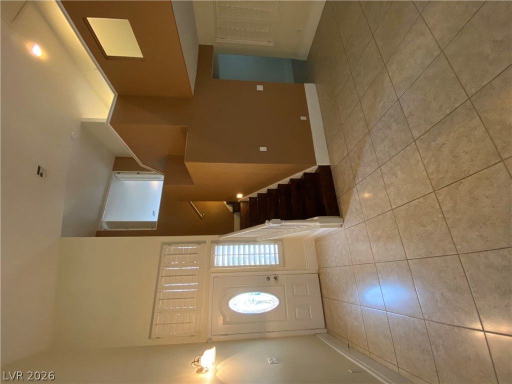 8111 Cimarron Meadows Way — photo 3
