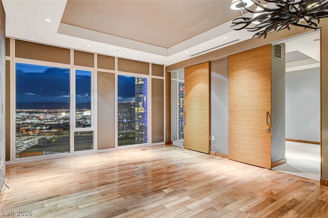 3750 Las Vegas Boulevard 2711 — photo 2
