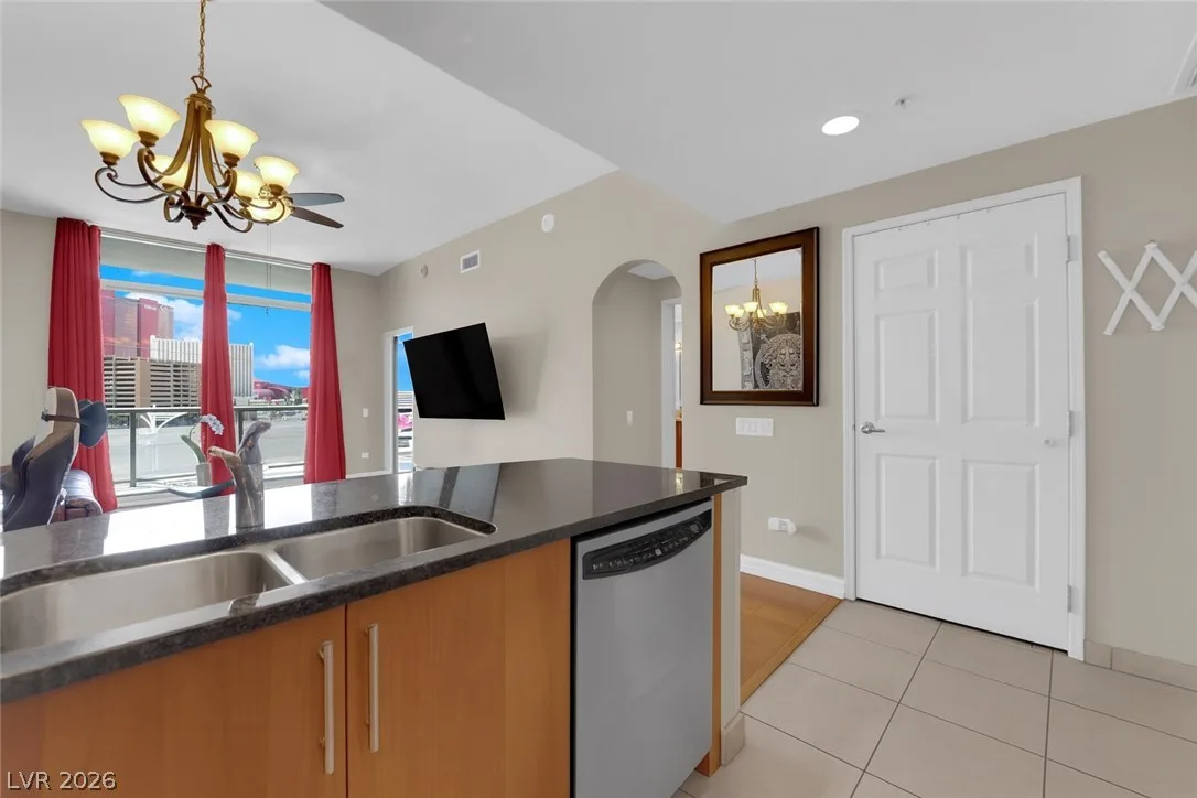 200 West Sahara Avenue 603 — photo 3