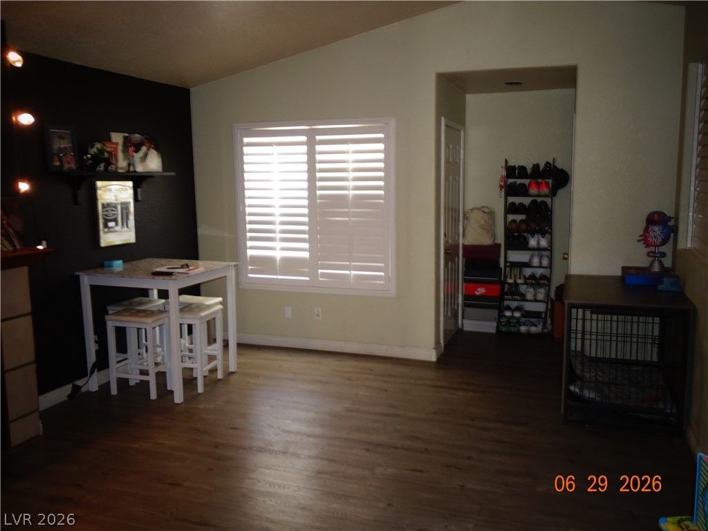 5424 Geneive Lane 105 — photo 4 of 23