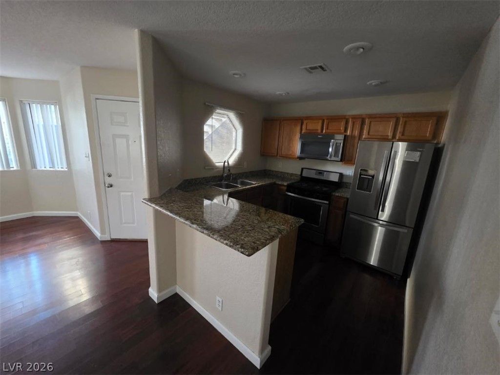 5052 South Rainbow Boulevard 106 — photo 4 of 14