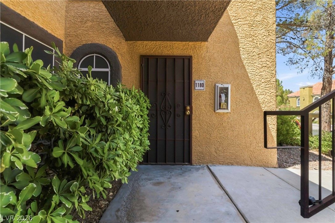 7950 West Flamingo Road 1180 — photo 3 of 26