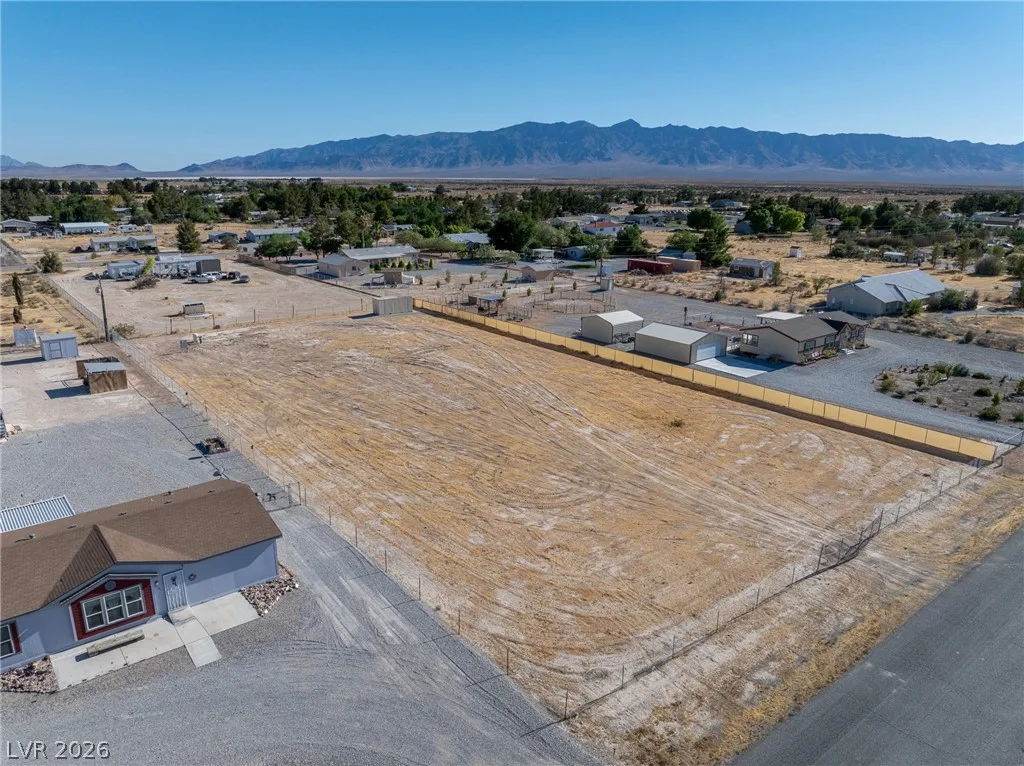 3361 East Navajo Boulevard — photo 4