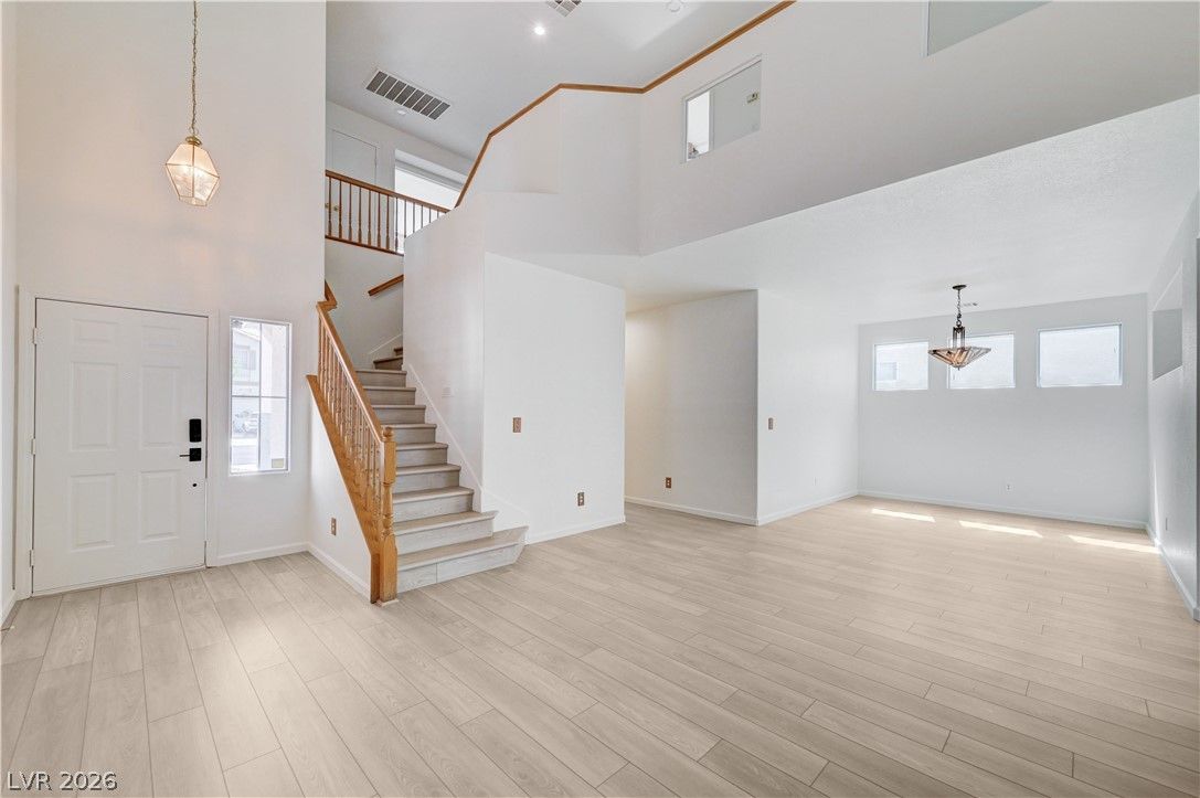 9492 Rainfall Avenue — photo 5