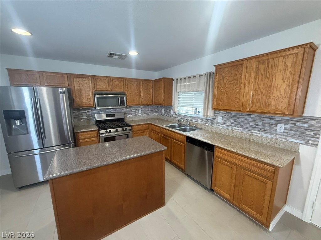 5241 Starter Avenue — photo 5 of 25