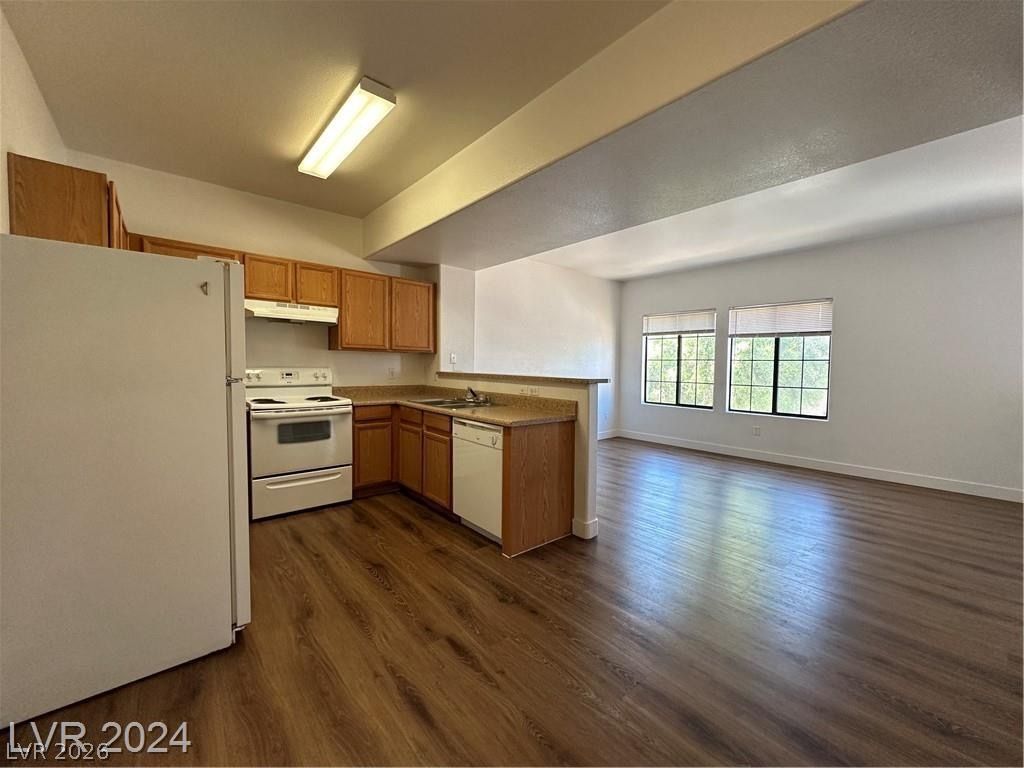 2010 Rancho Lake Drive 204 — photo 4 of 15