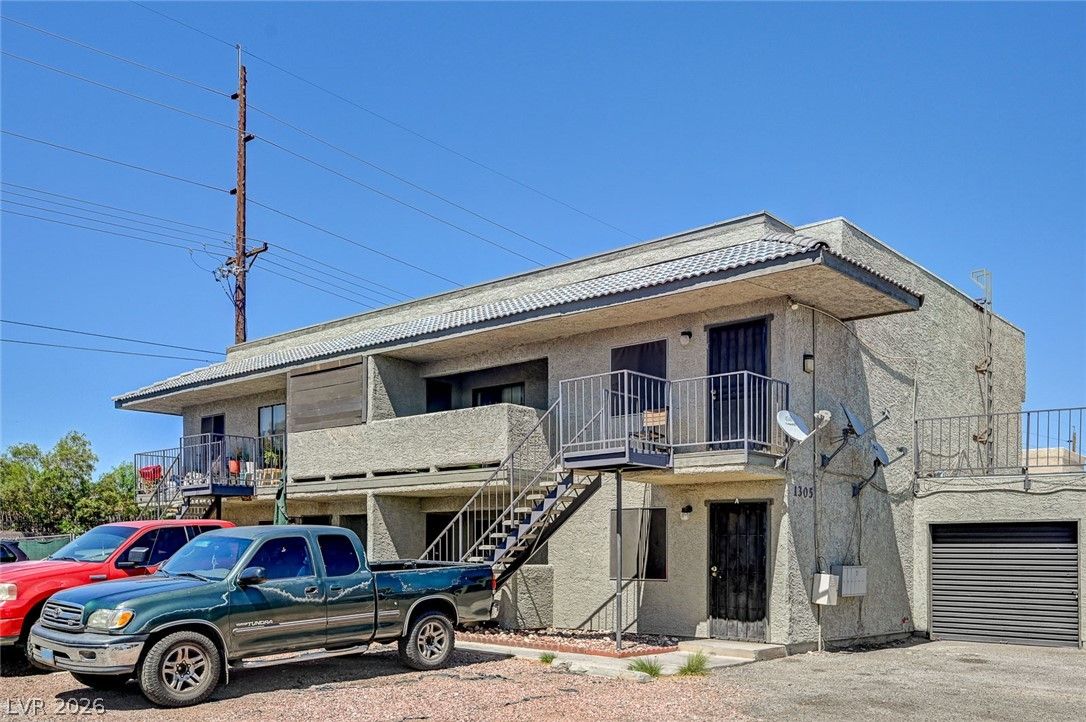 1305 Kari Lee Court A — photo 3