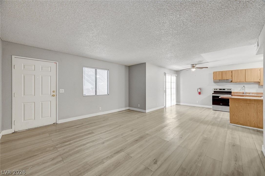 1305 Kari Lee Court A — photo 4