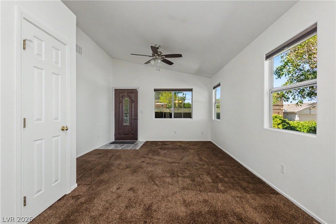 9501 Fox Forest Avenue — photo 3