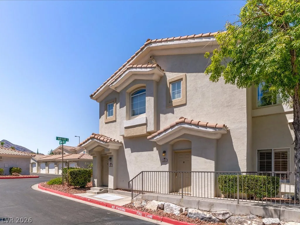 1500 Ruby Cliffs Lane 103 — photo 3
