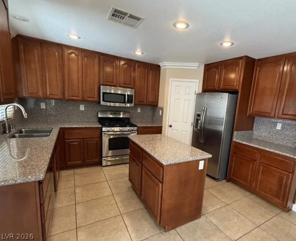 5565 Golden Palms Court — photo 3