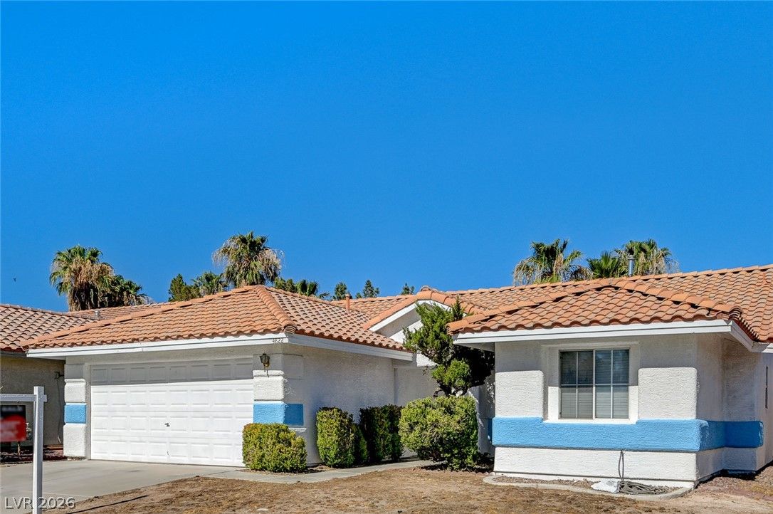 4822 Hunters Run Drive — photo 3