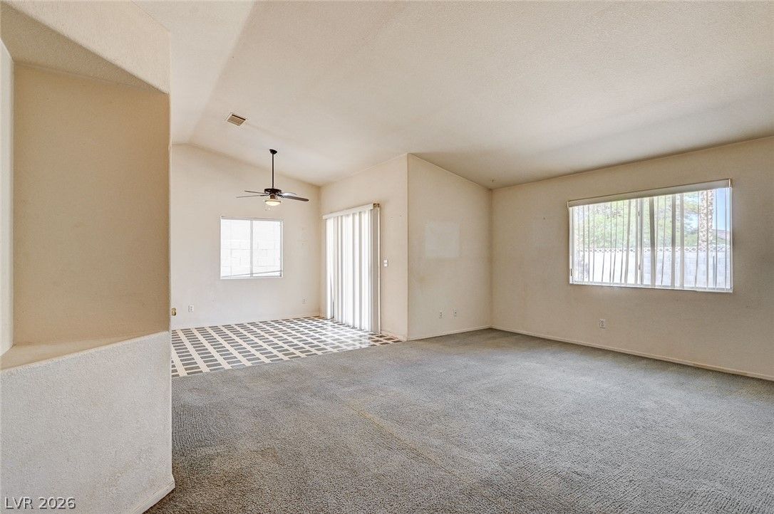 4822 Hunters Run Drive — photo 5