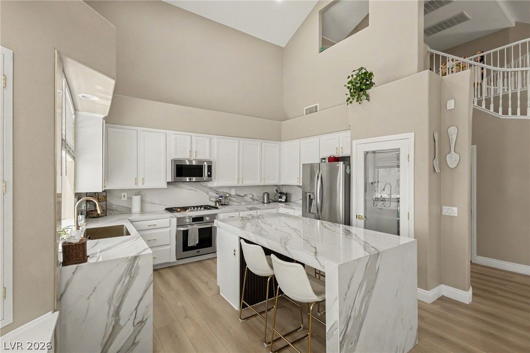 9521 Marina Valley Avenue — photo 3 of 43