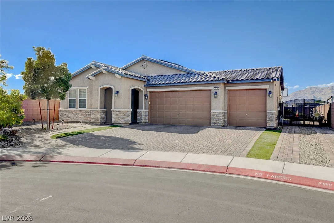 4830 Shady Chestnut Court — photo 2