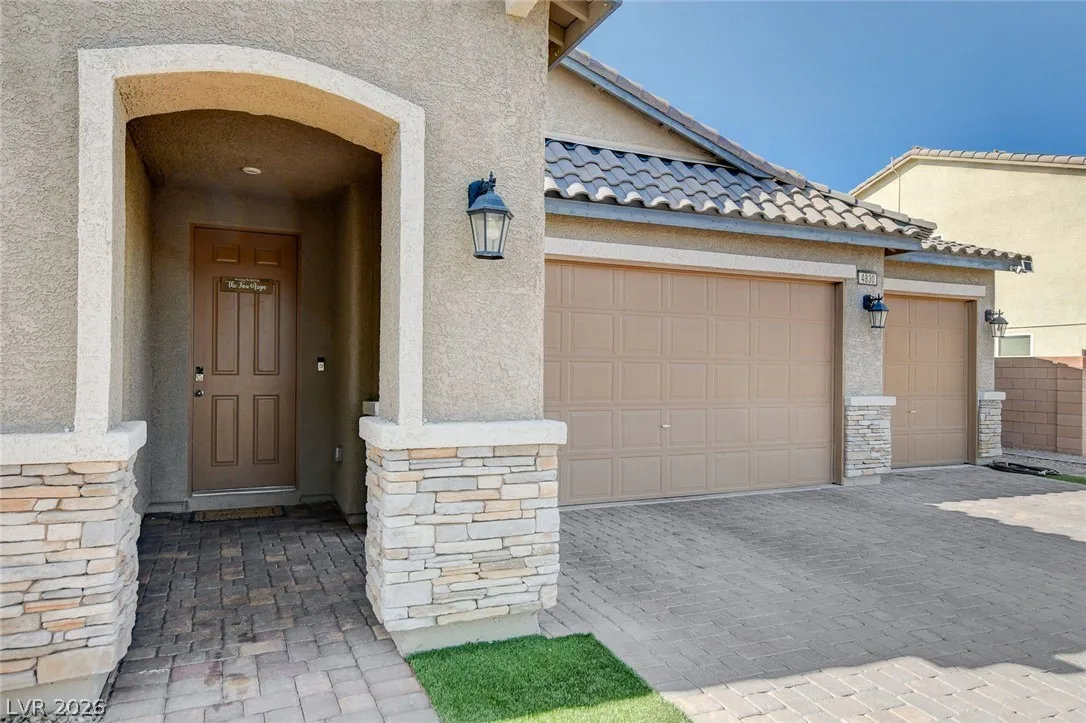 4830 Shady Chestnut Court — photo 3