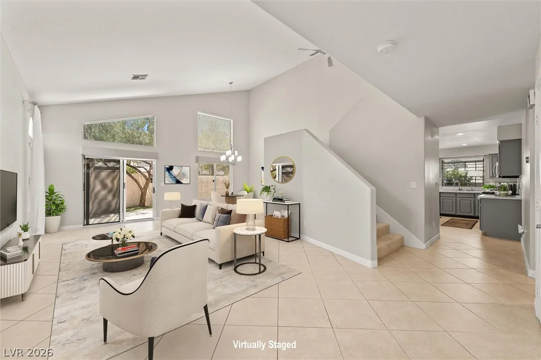 121 Golf Range Street — photo 2