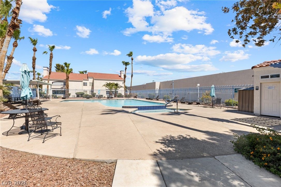 2725 South Nellis Boulevard 2052 — photo 3
