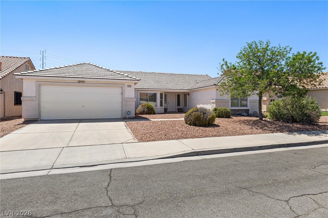 326 Evan Picone Drive — photo 3