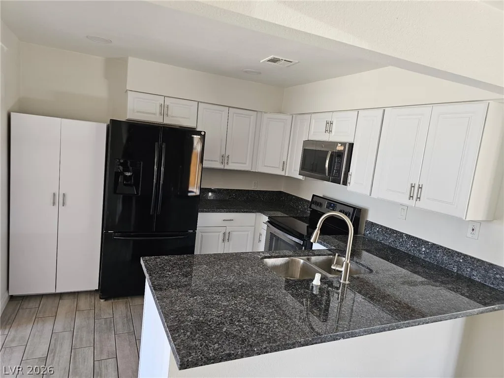 3905 Starflower Court — photo 3