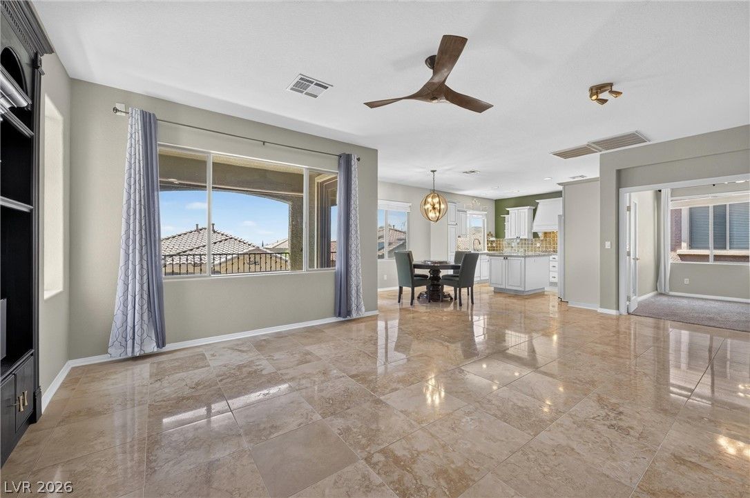 11821 Luna Del Mar Lane — photo 3 of 23