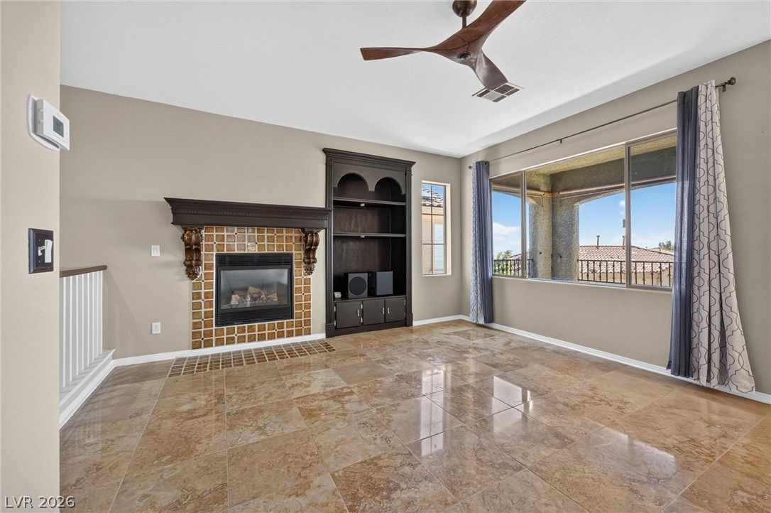 11821 Luna Del Mar Lane — photo 5 of 23