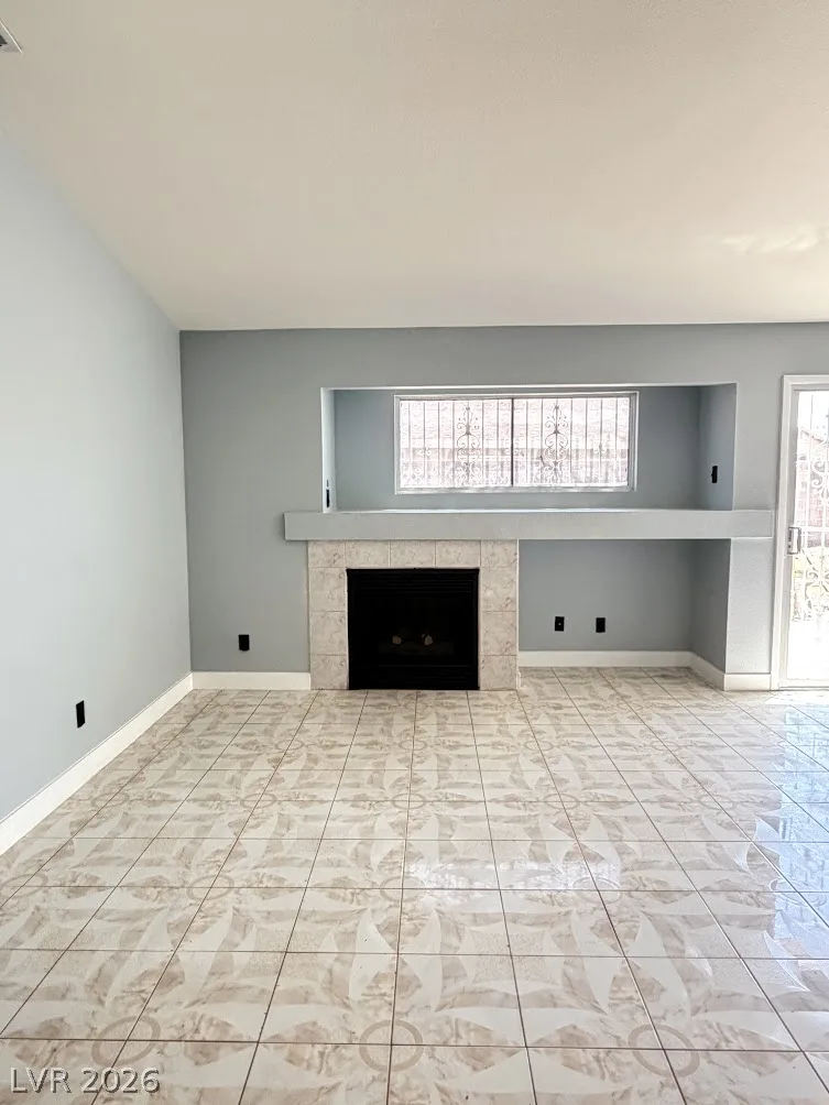 2811 Exulted Valley Avenue — photo 2 of 11