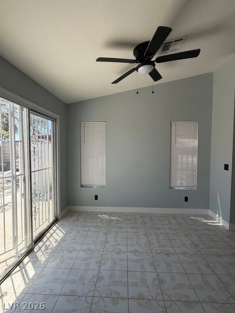 2811 Exulted Valley Avenue — photo 3 of 11