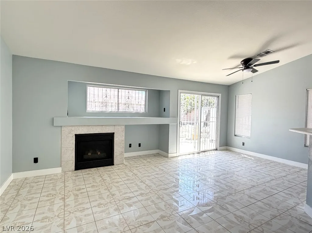 2811 Exulted Valley Avenue — photo 4 of 11