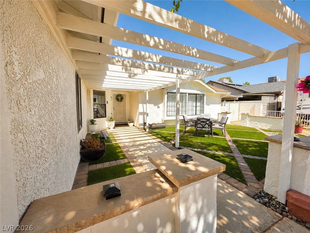 1723 Candice — photo 3