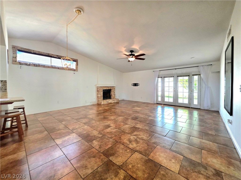 1723 Candice — photo 4