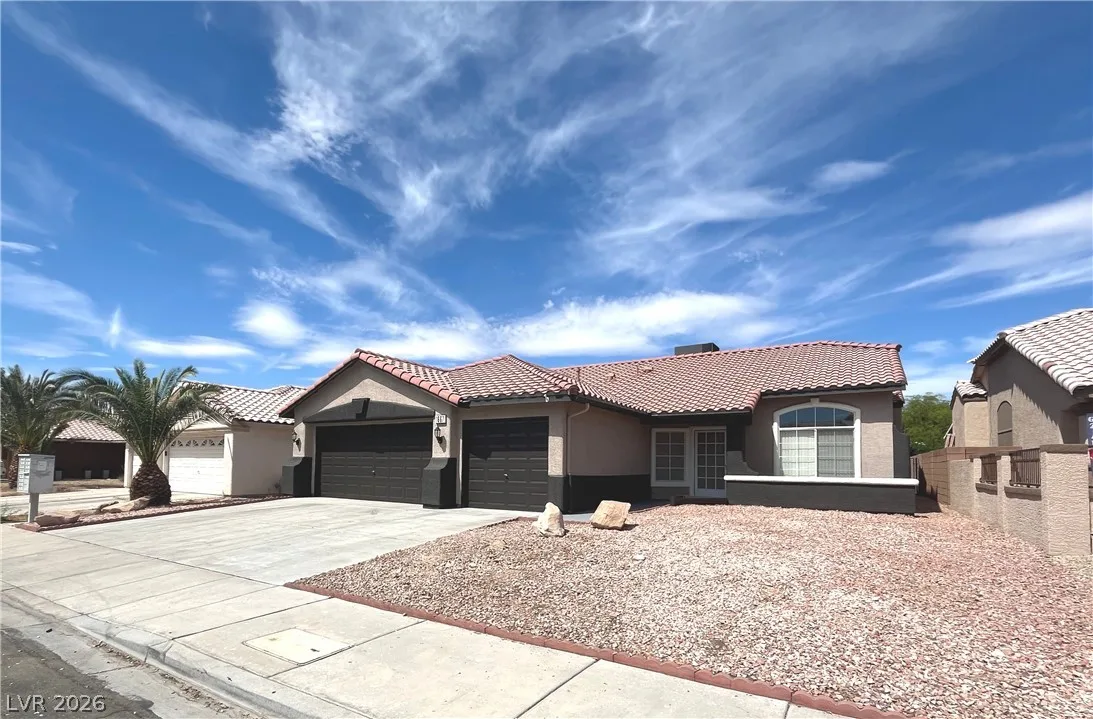 1667 Tangerine Rose Drive — photo 2