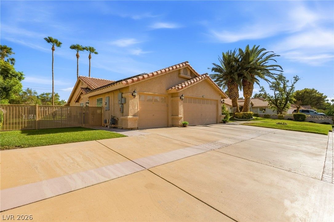1611 Managua Drive — photo 3 of 60