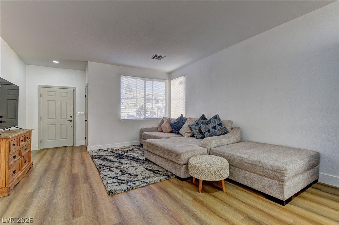 1176 Colgate Lane — photo 3 of 15