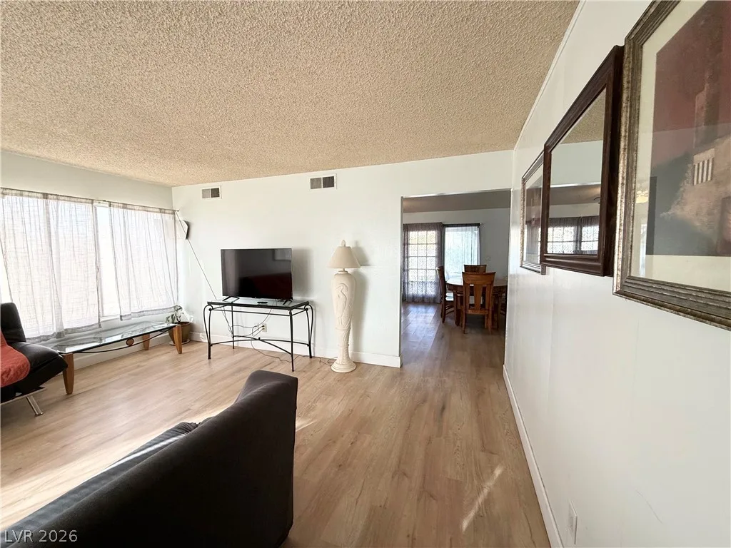 2126 Rawhide Street — photo 3